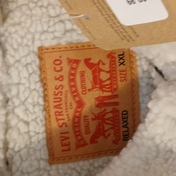 Levi's Black and Green Plaid Sherpa Jacket - Picture 2 of 3